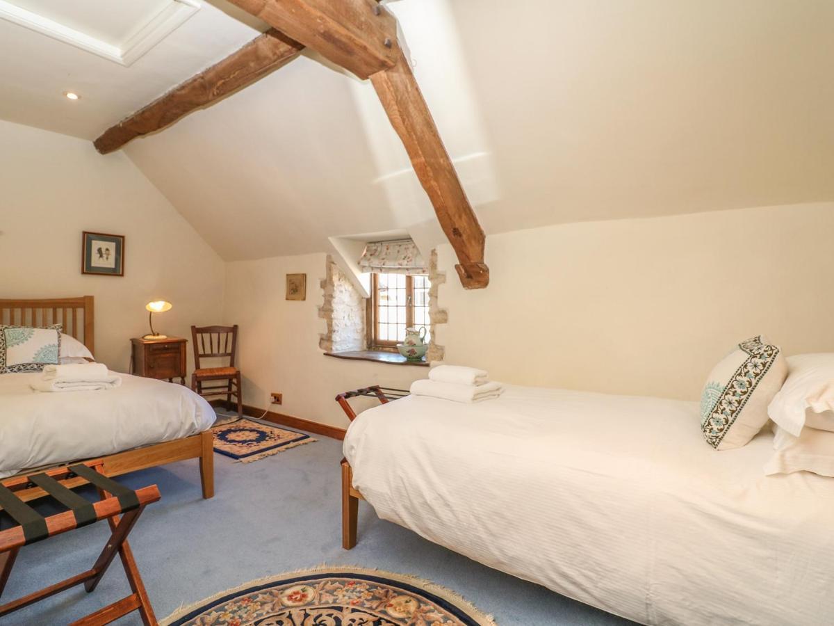 Bull Cottage Burford Bagian luar foto